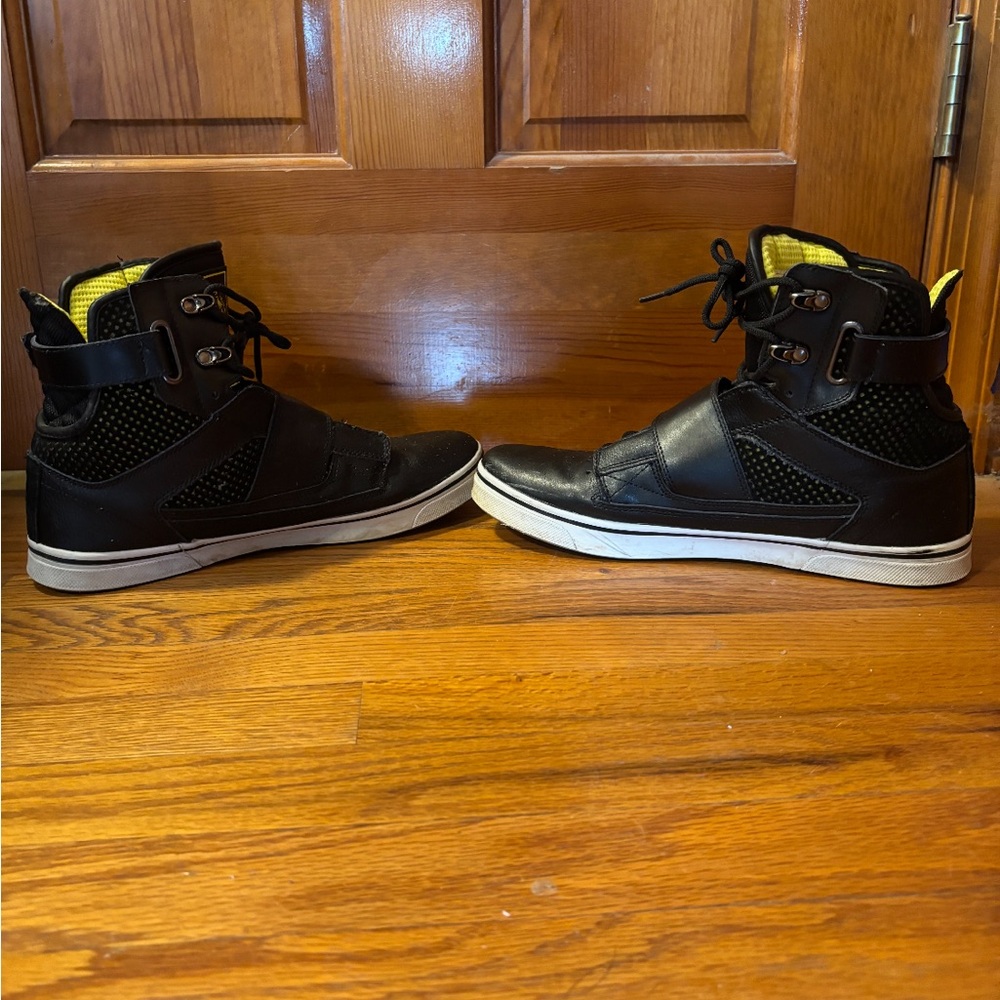Stylish Black and Yellow Men's High-Top Sneakers